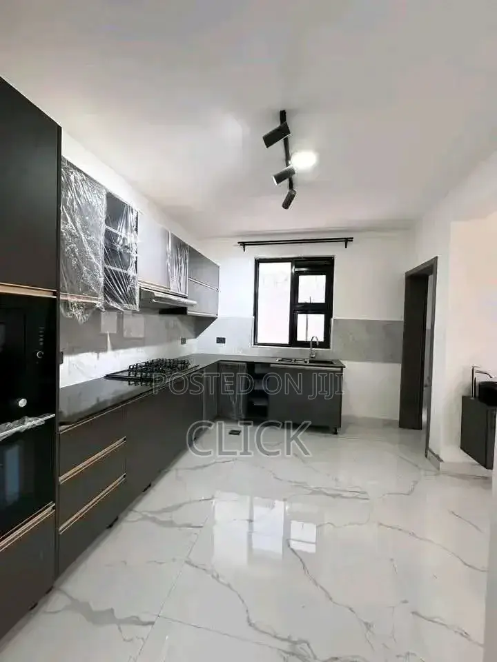 5bdrm Duplex in Muyenga, Central Division for rent in Central Division