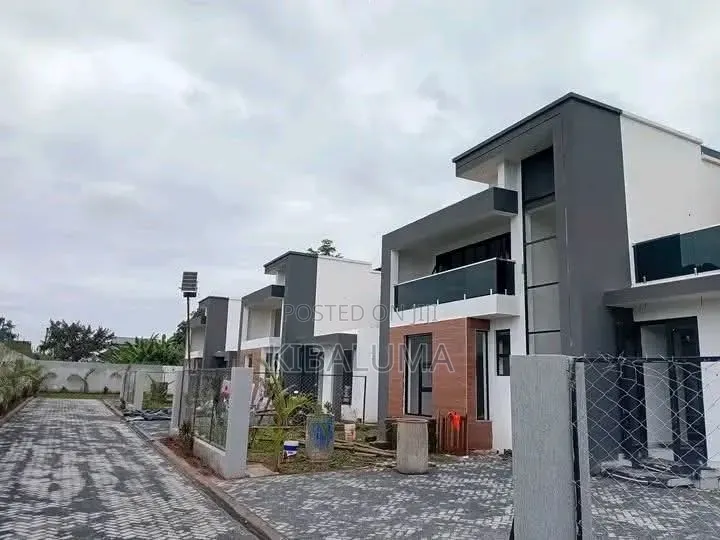 5bdrm Duplex in Munyonyo, Central Division for rent in Central Division