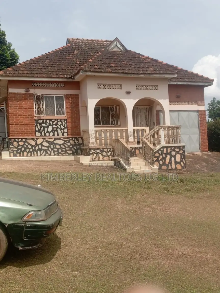 3bdrm Bungalow in Kawanda Nakyesajja, Division A for sale in Division A