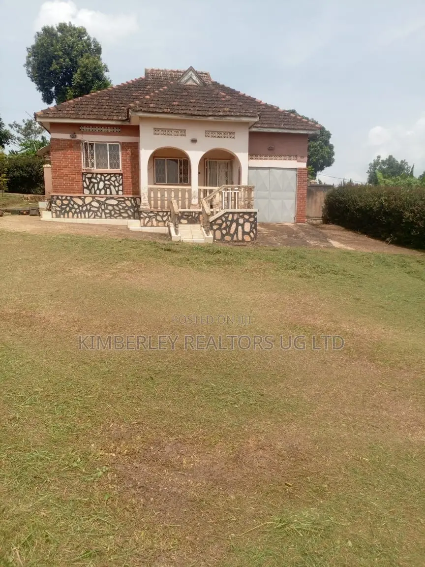 3bdrm Bungalow in Kawanda Nakyesajja, Division A for sale in Division A