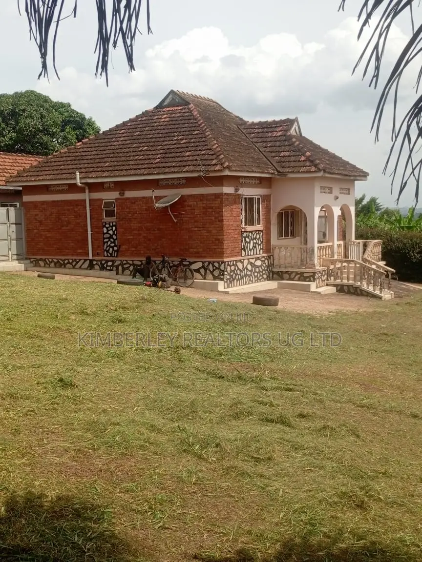 3bdrm Bungalow in Kawanda Nakyesajja, Division A for sale in Division A