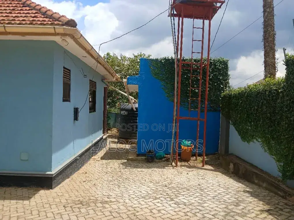 4bdrm Bungalow in Canan, Kira for sale in Kira