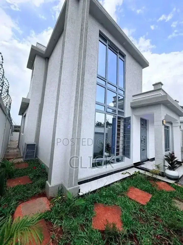 6bdrm Duplex in Kira, Central Division for sale in Central Division