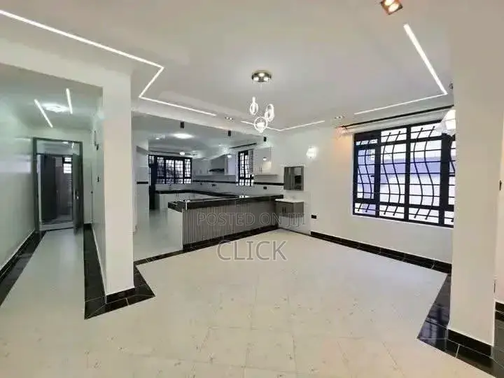6bdrm Duplex in Kira, Central Division for sale in Central Division