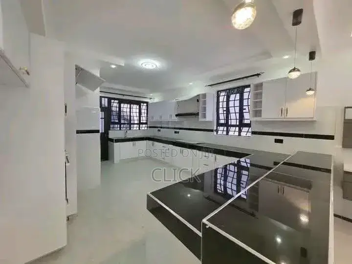 6bdrm Duplex in Kira, Central Division for sale in Central Division