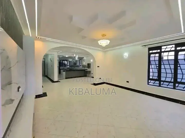 6bdrm Duplex in Kira, Central Division for sale in Central Division