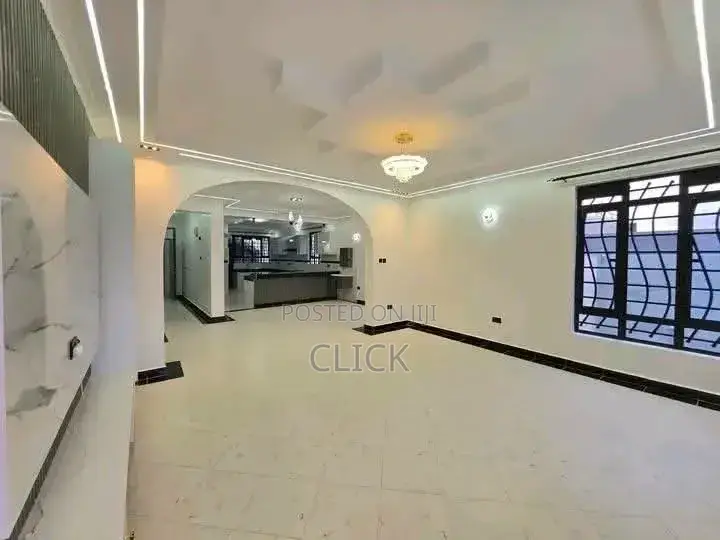 6bdrm Duplex in Kira, Central Division for sale in Central Division