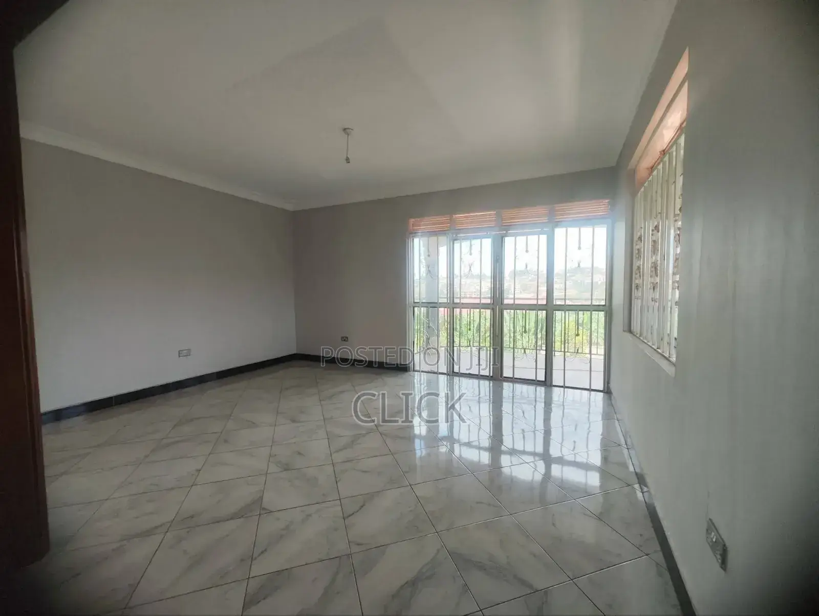 6bdrm Duplex in Kira, Central Division for sale in Central Division