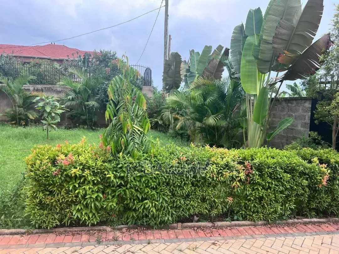 6bdrm Duplex in Kira, Central Division for sale in Central Division