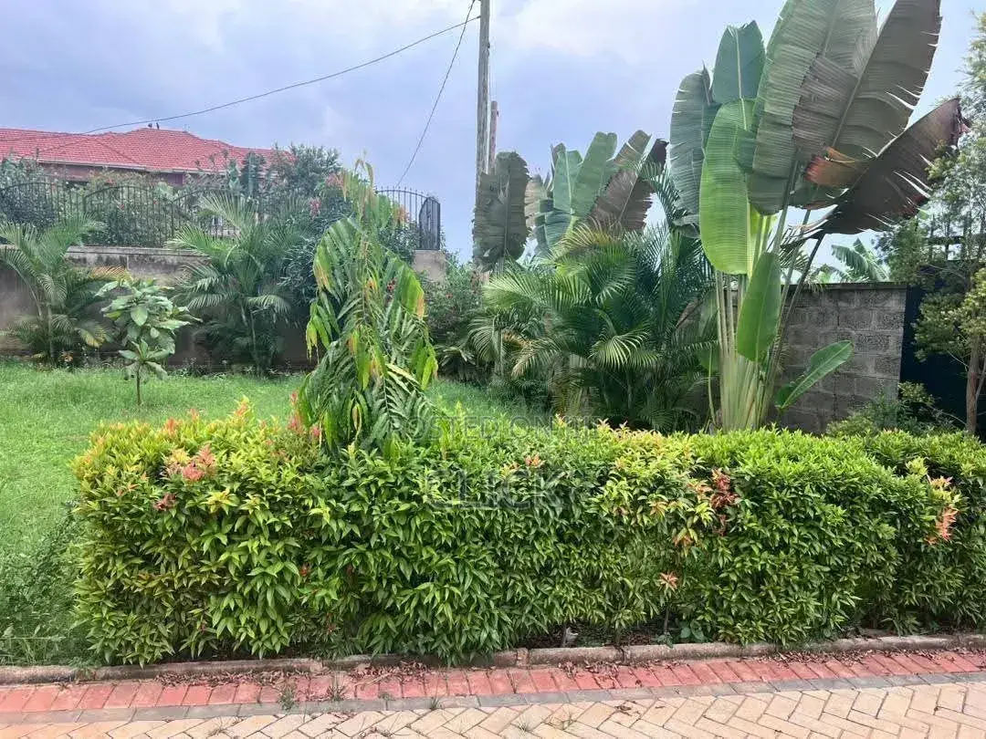 6bdrm Duplex in Kira, Central Division for sale in Central Division