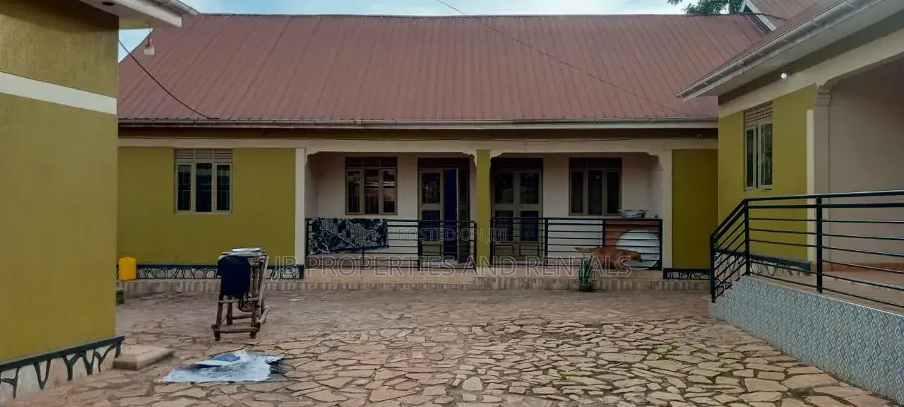 14bdrm Bungalow in Rubaga for sale in Rubaga