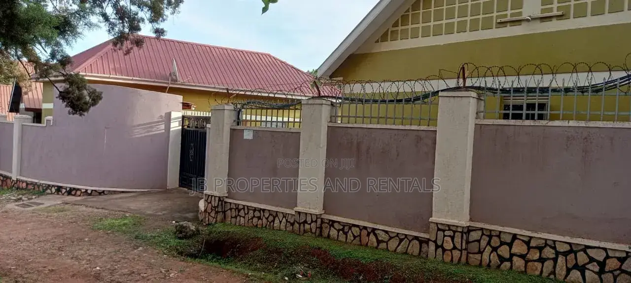 14bdrm Bungalow in Rubaga for sale in Rubaga