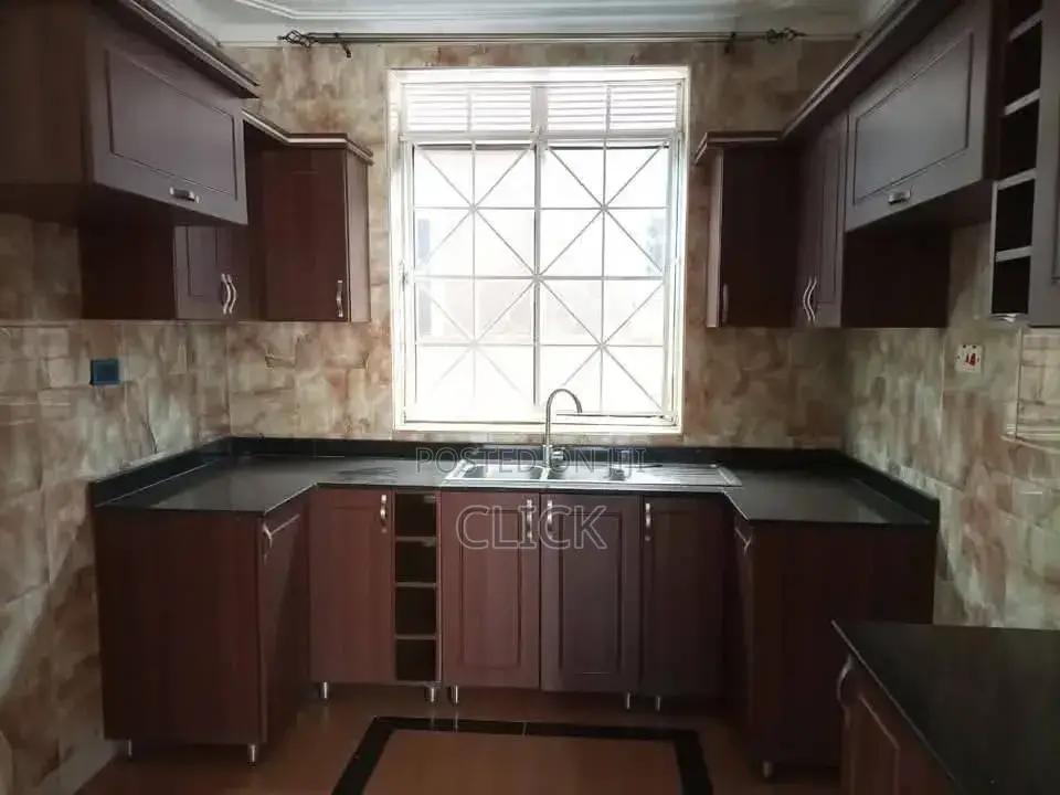 5bdrm Duplex in Bugolobi, Central Division for rent in Central Division