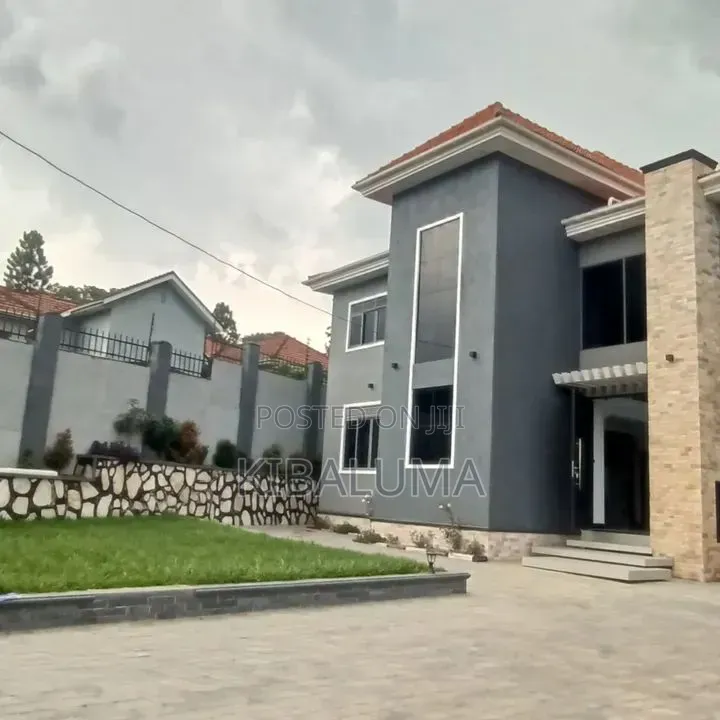 5bdrm Duplex in Muyenga, Central Division for rent in Central Division
