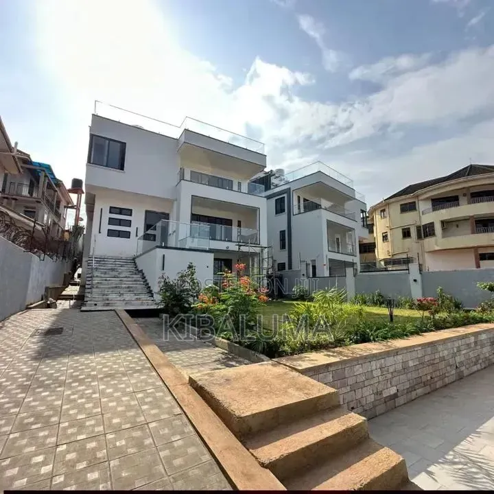5bdrm Duplex in Bunga, Central Division for rent in Central Division
