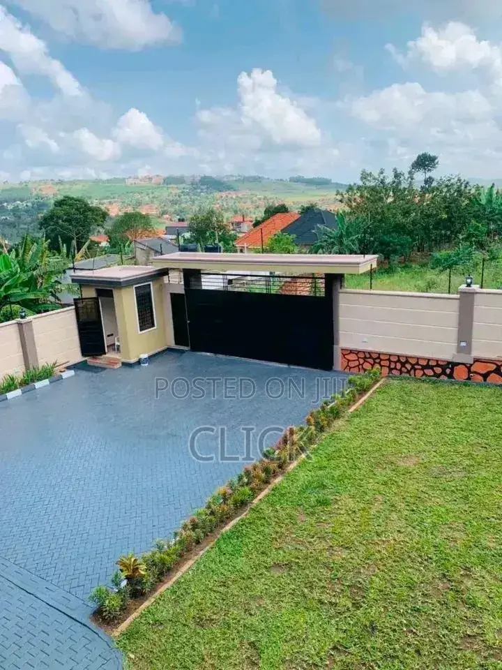 5bdrm Duplex in Buziga, Central Division for rent in Central Division