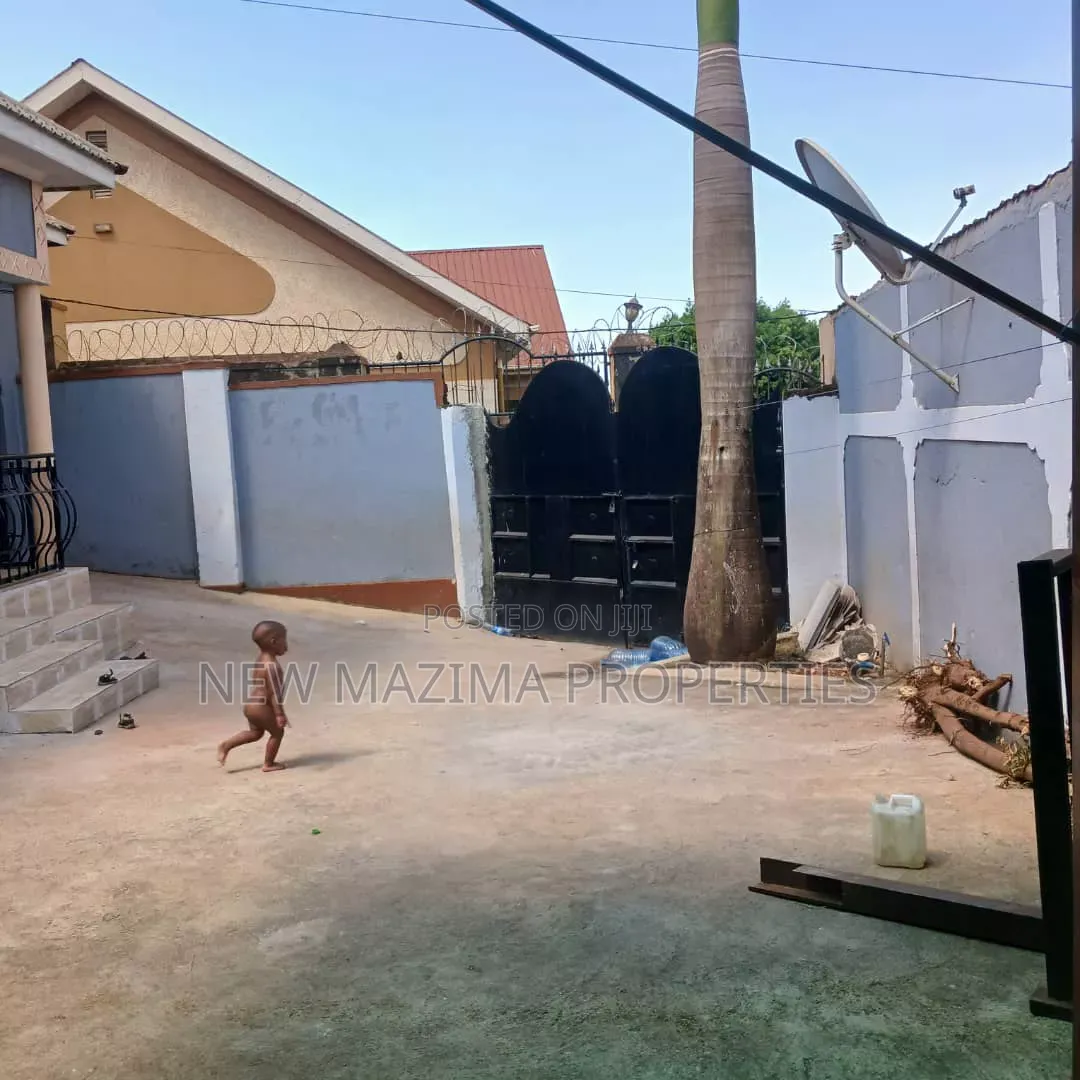 3bdrm Bungalow in Makindye Heights, Central Division for sale in Central Division