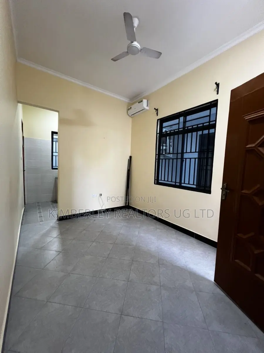 4bdrm Duplex in Division A for sale in Division A