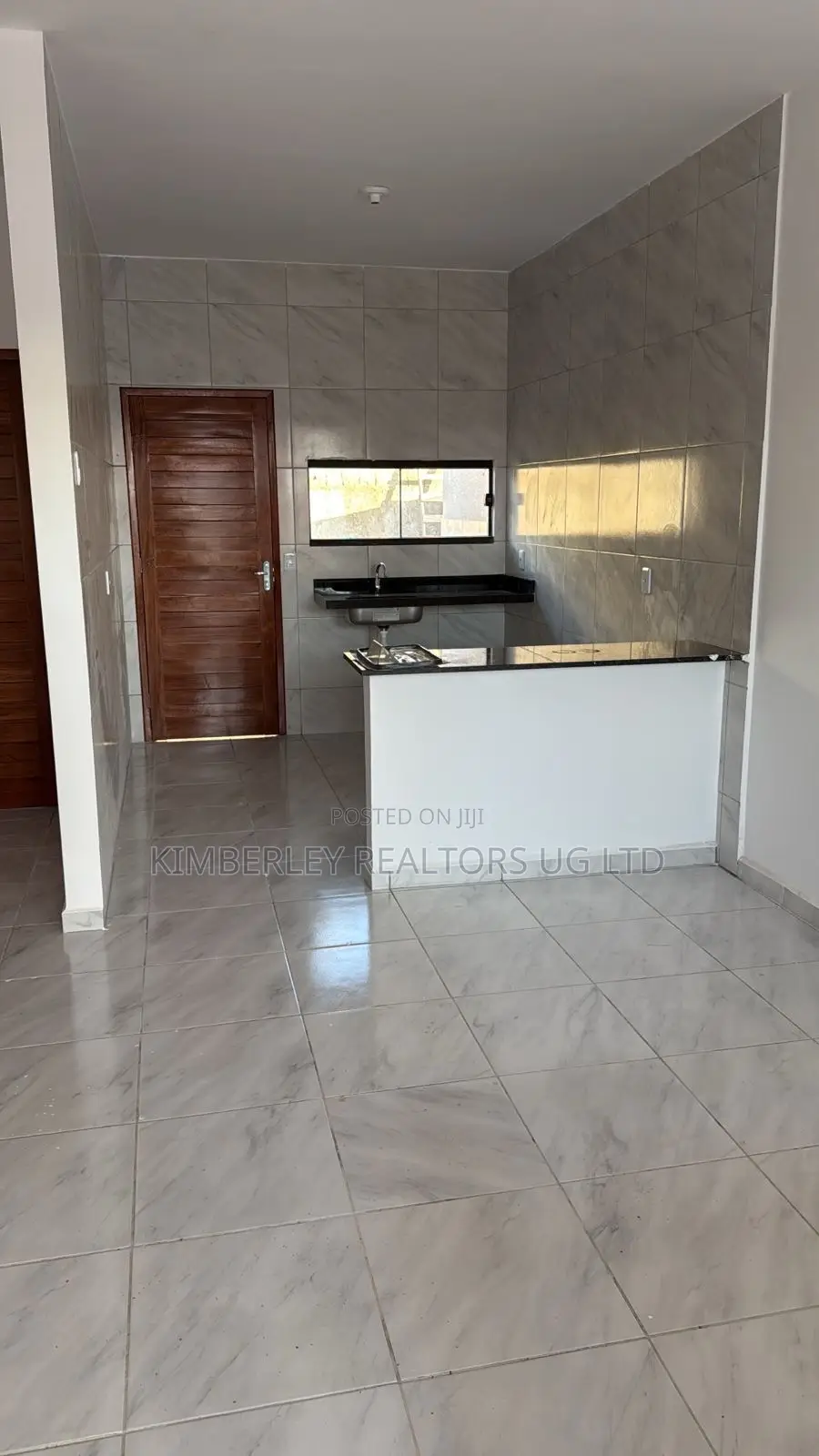 4bdrm Duplex in Division A for sale in Division A