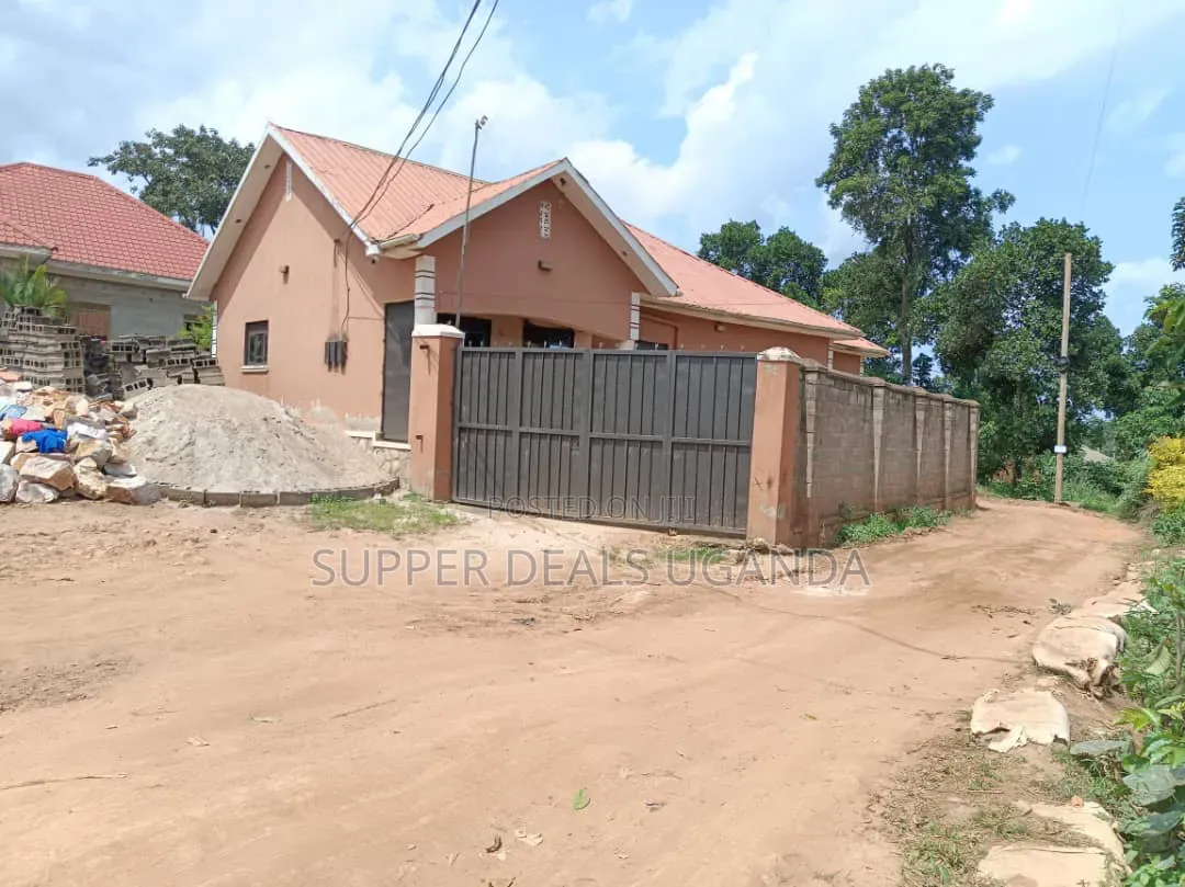 3bdrm Bungalow in Gayaza, Nakawa for sale in Nakawa
