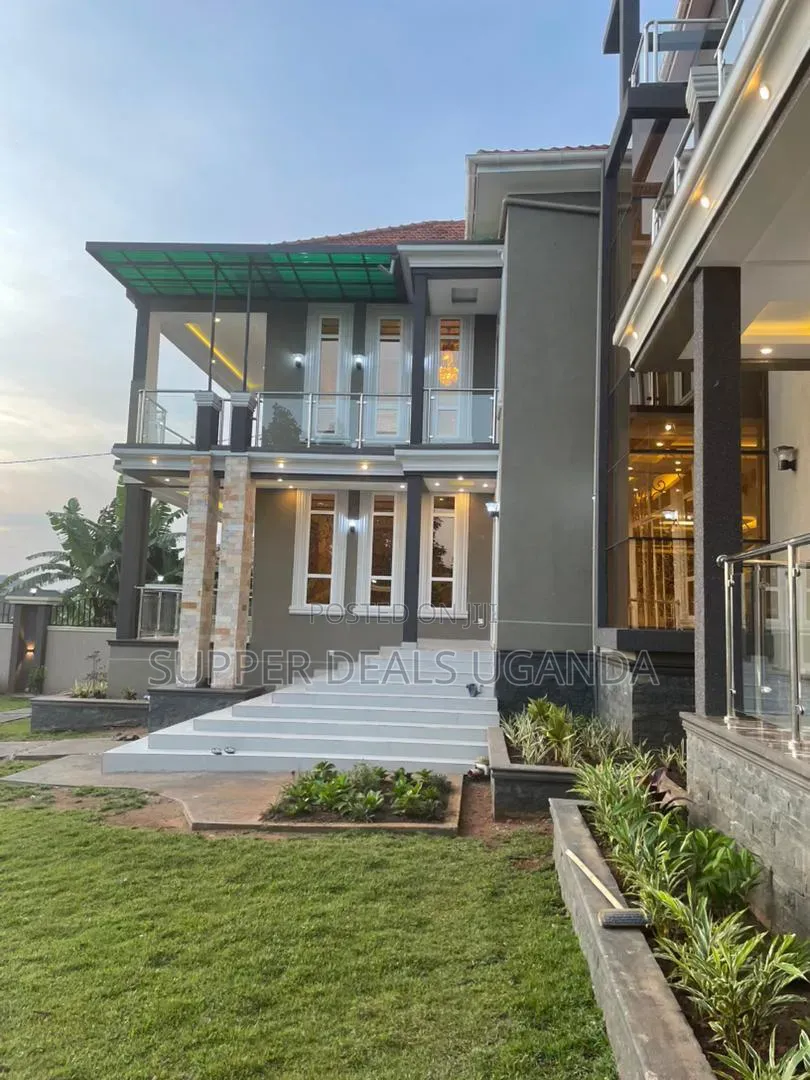 Furnished 8bdrm Duplex in Kyanja, Nakawa for sale in Nakawa