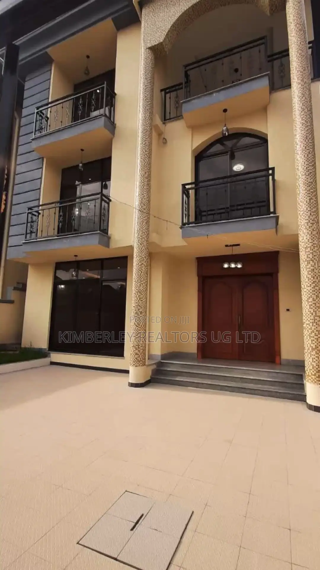 8bdrm Block of Flats in Division A for sale in Division A