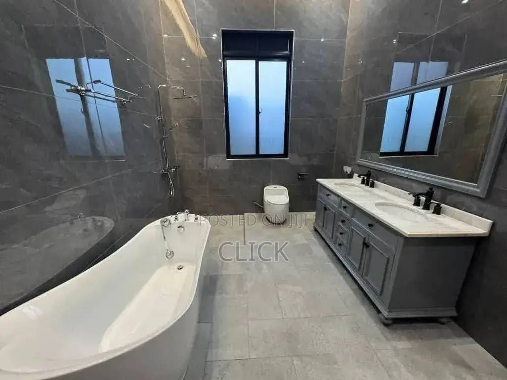 5bdrm Apartment in Bugolobi, Central Division for rent in Central Division