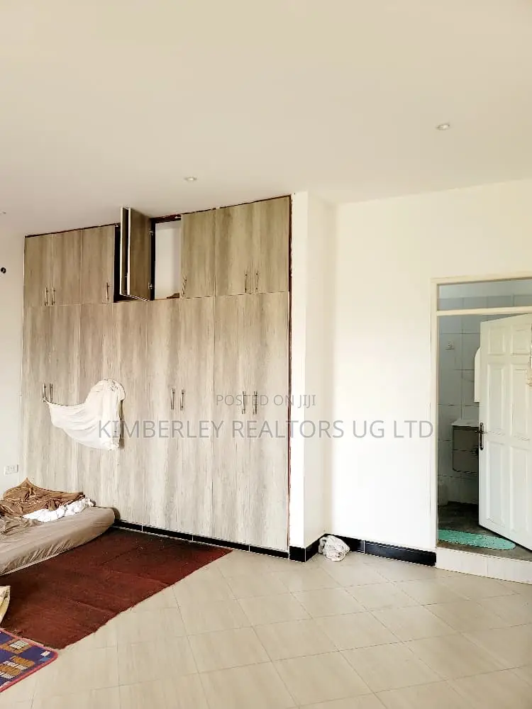 6bdrm Apartment in Division A for sale in Division A