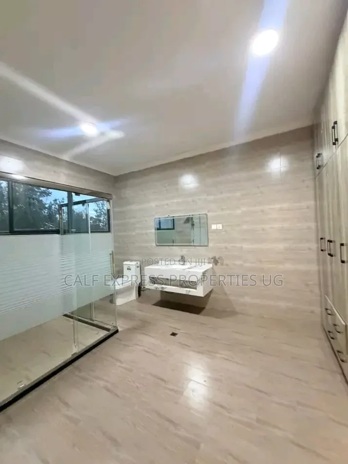 5bdrm Duplex in Mbuya Estate, Nakawa for rent in Nakawa