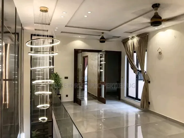 3bdrm Apartment in Muyenga Estate, Central Division for rent in Central Division