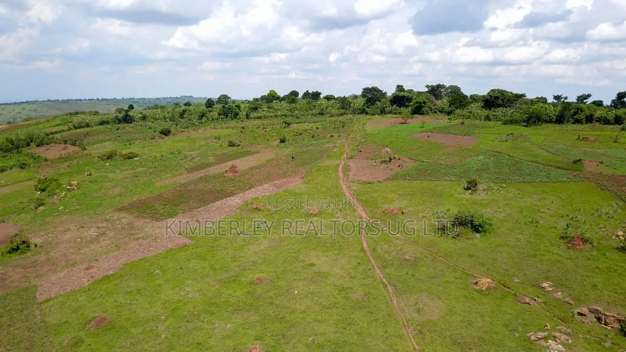 Commercial Land for Sale – Nakasajja in Mukono TC