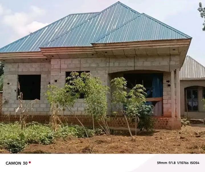 Shell House for Sale – Kasangati / Buwambo in Wakiso / Wakiso