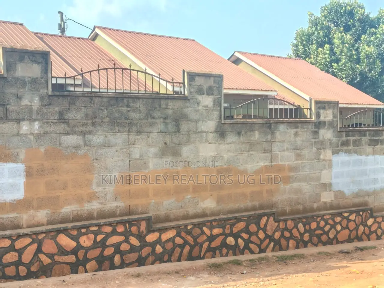 6bdrm Duplex in Mukono TC for sale in Mukono TC