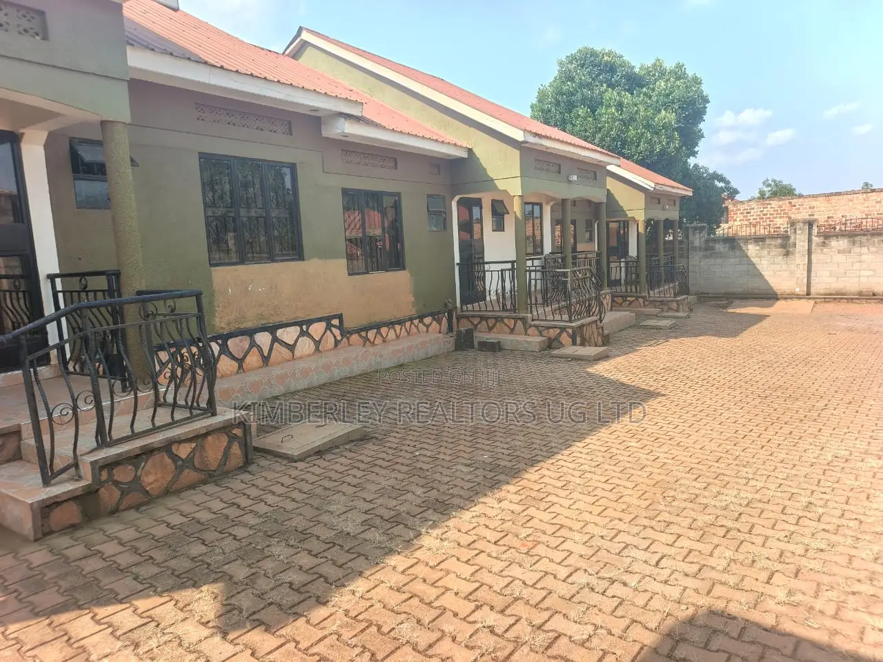 6bdrm Duplex in Mukono TC for sale in Mukono TC