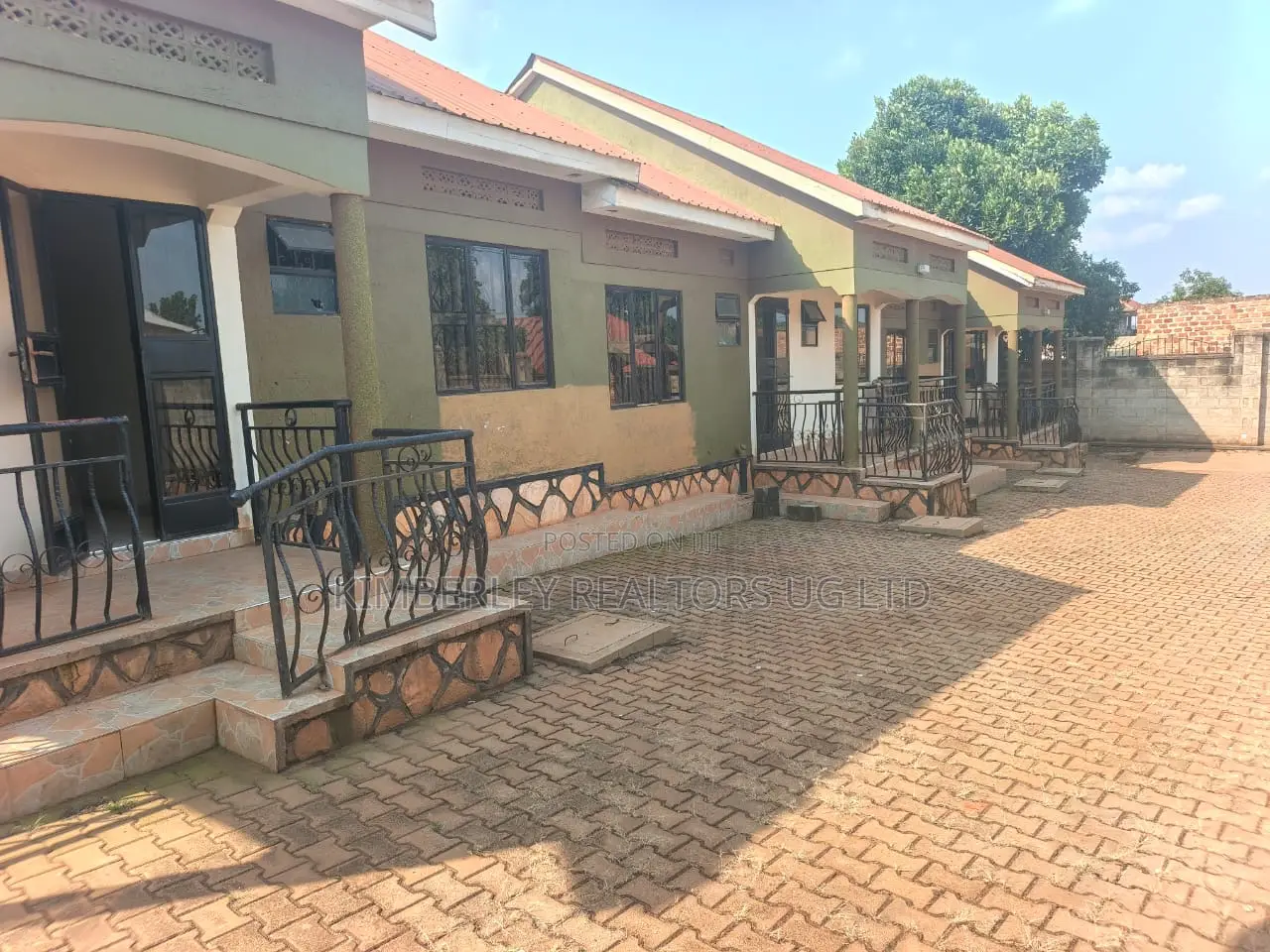 6bdrm Duplex in Mukono TC for sale in Mukono TC