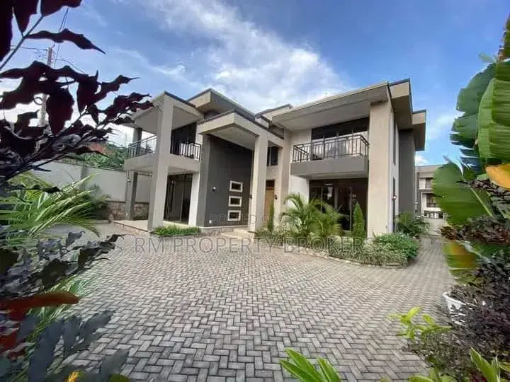 5bdrm Duplex in Muyenga, Central Division for rent in Central Division