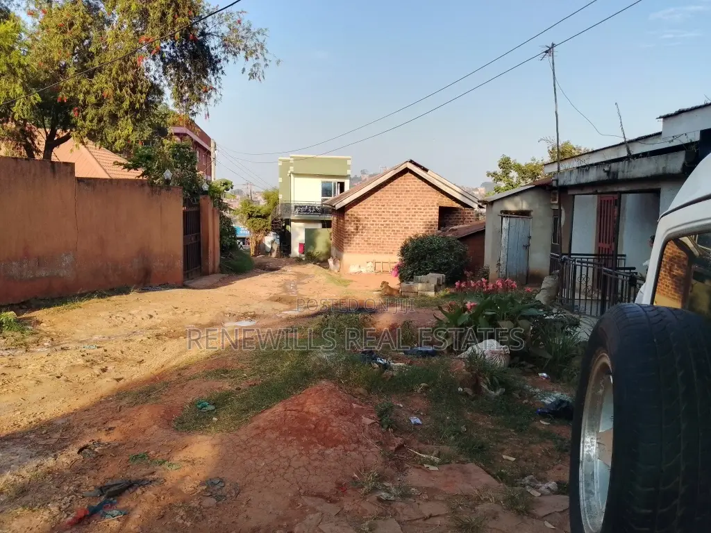 5bdrm Apartment in Ssabagabo-Makindye for sale in Ssabagabo-Makindye