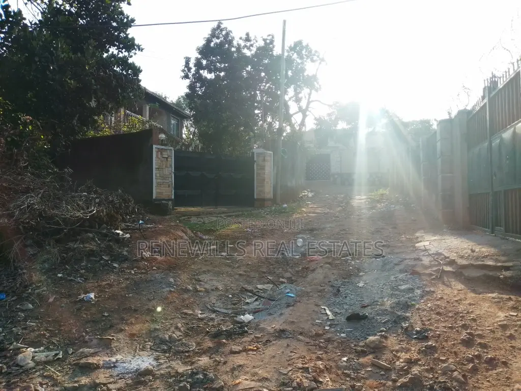 5bdrm Apartment in Ssabagabo-Makindye for sale in Ssabagabo-Makindye
