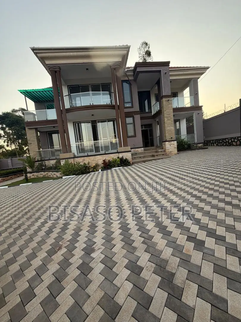 6bdrm Mansion in Kira, Central Division for sale in Central Division