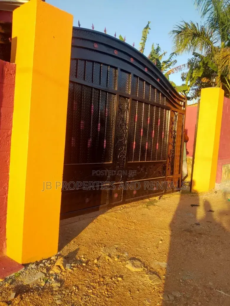 Furnished 5bdrm Apartment in Wakiso / Wakiso for sale in Wakiso / Wakiso