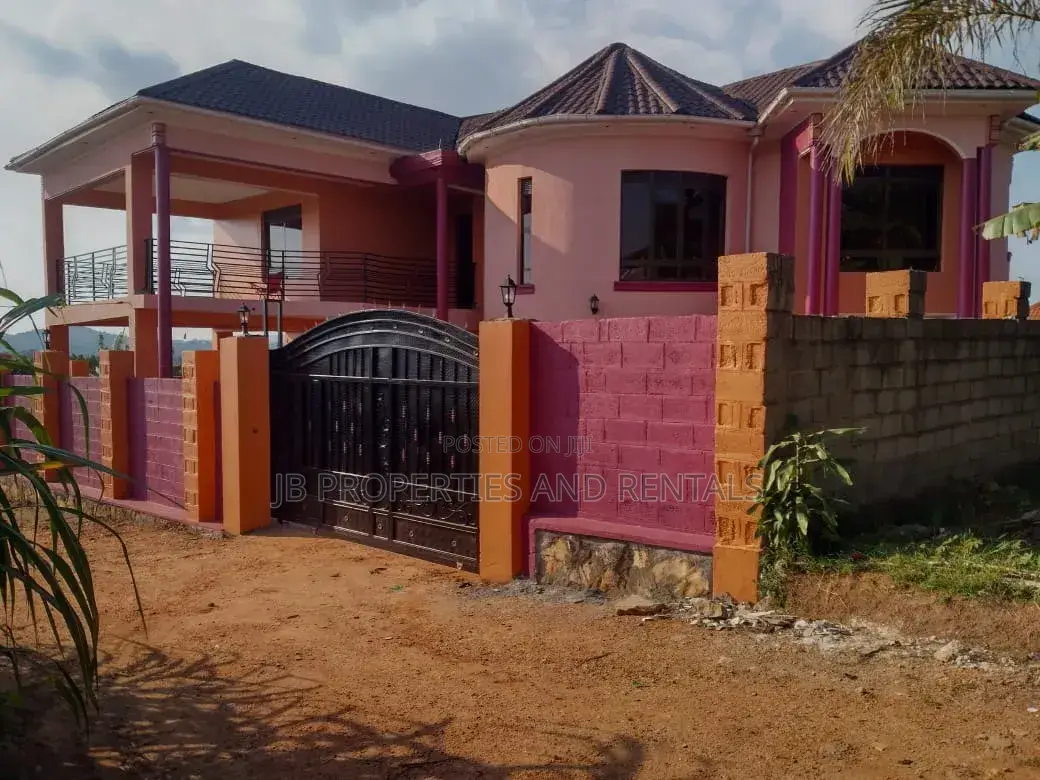 Furnished 5bdrm Apartment in Wakiso / Wakiso for sale in Wakiso / Wakiso