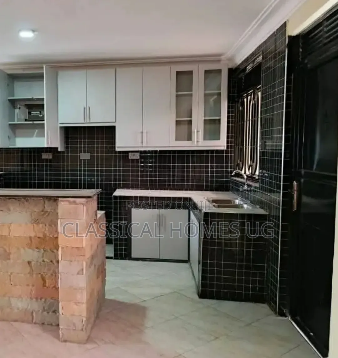 3bdrm Apartment in Lubowa Entebbe Road, Central Division for rent in Central Division
