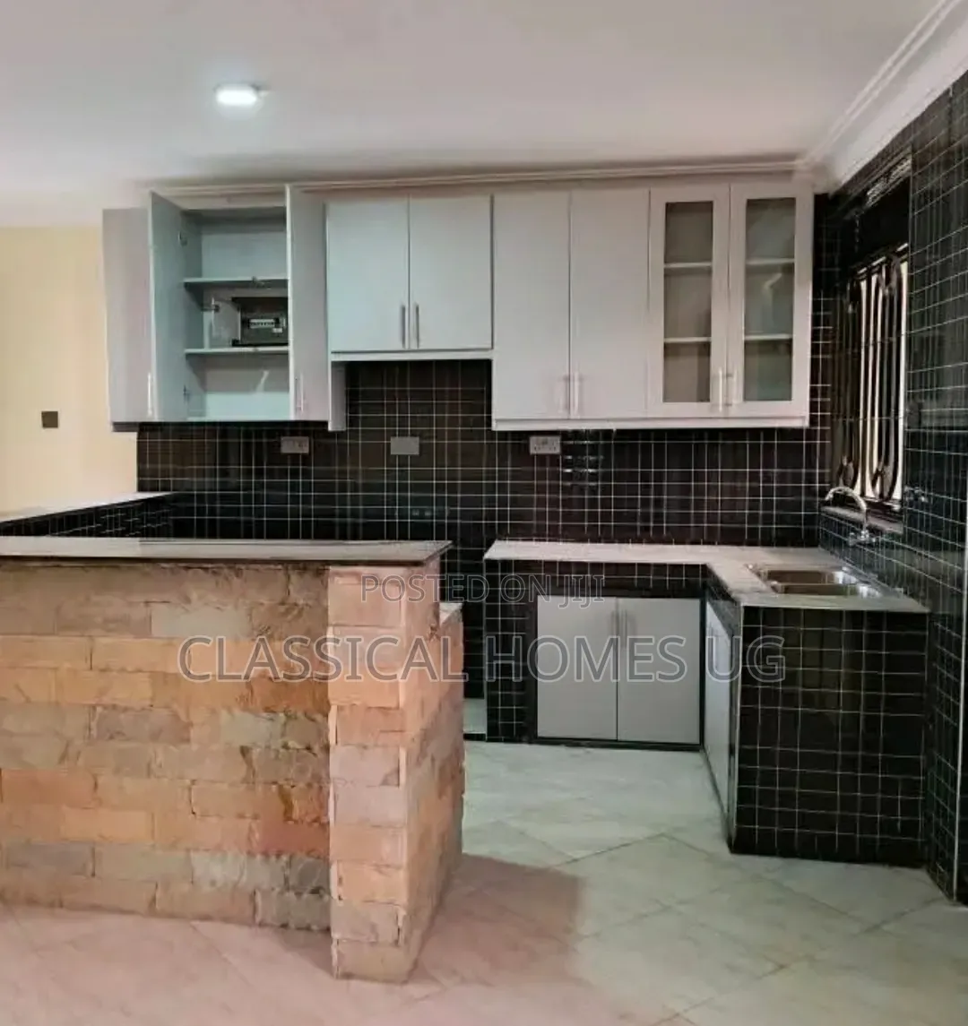 3bdrm Apartment in Lubowa Entebbe Road, Central Division for rent in Central Division