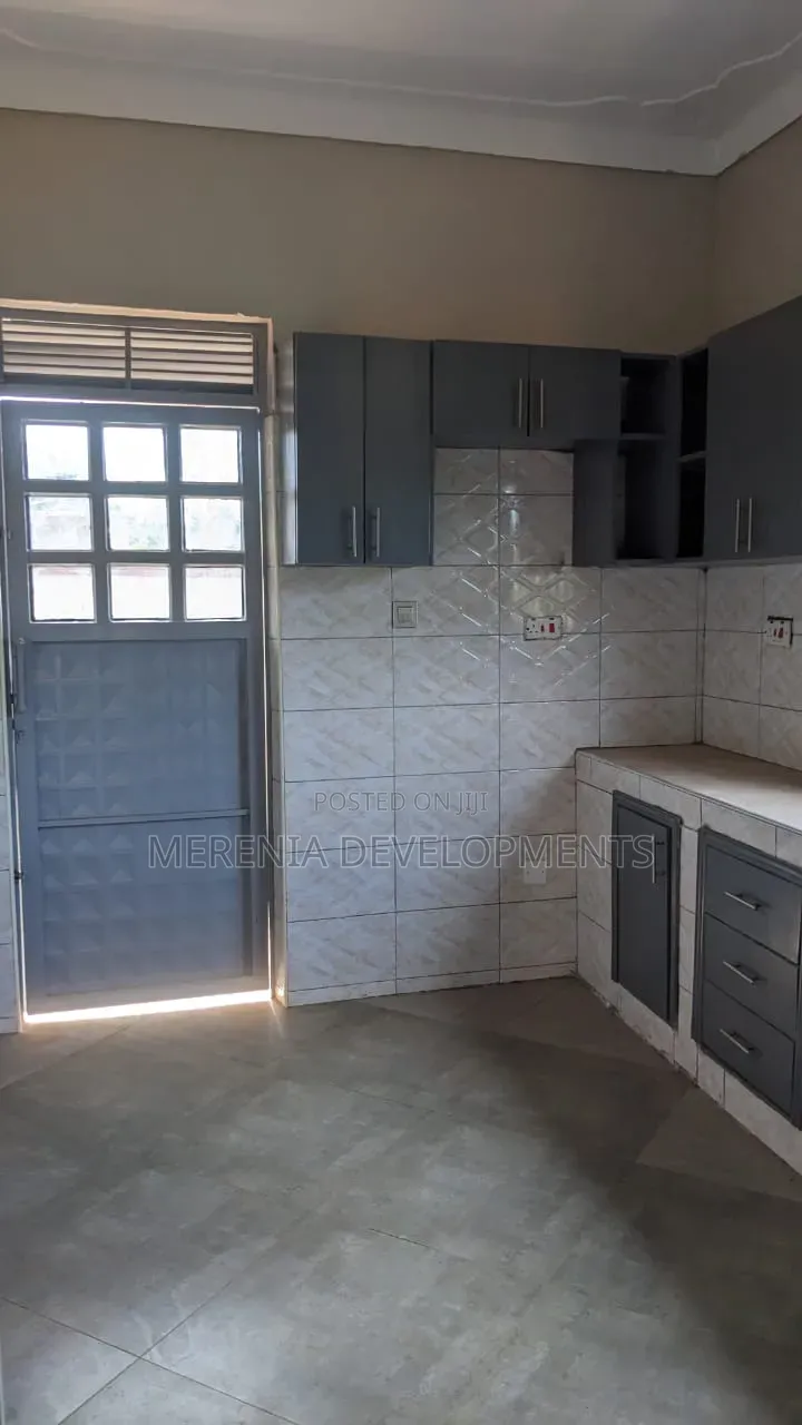 3bdrm House in Bwebajja, Central Division for rent in Central Division