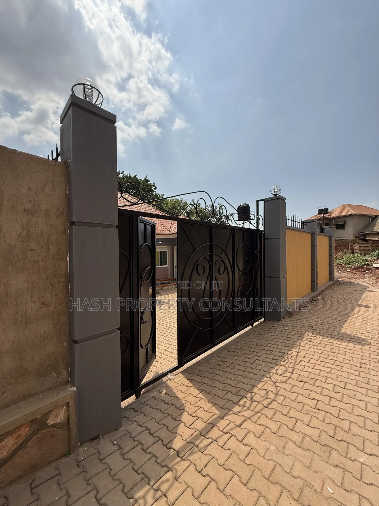 3bdrm House in Lukuli, Makindye for sale in Makindye