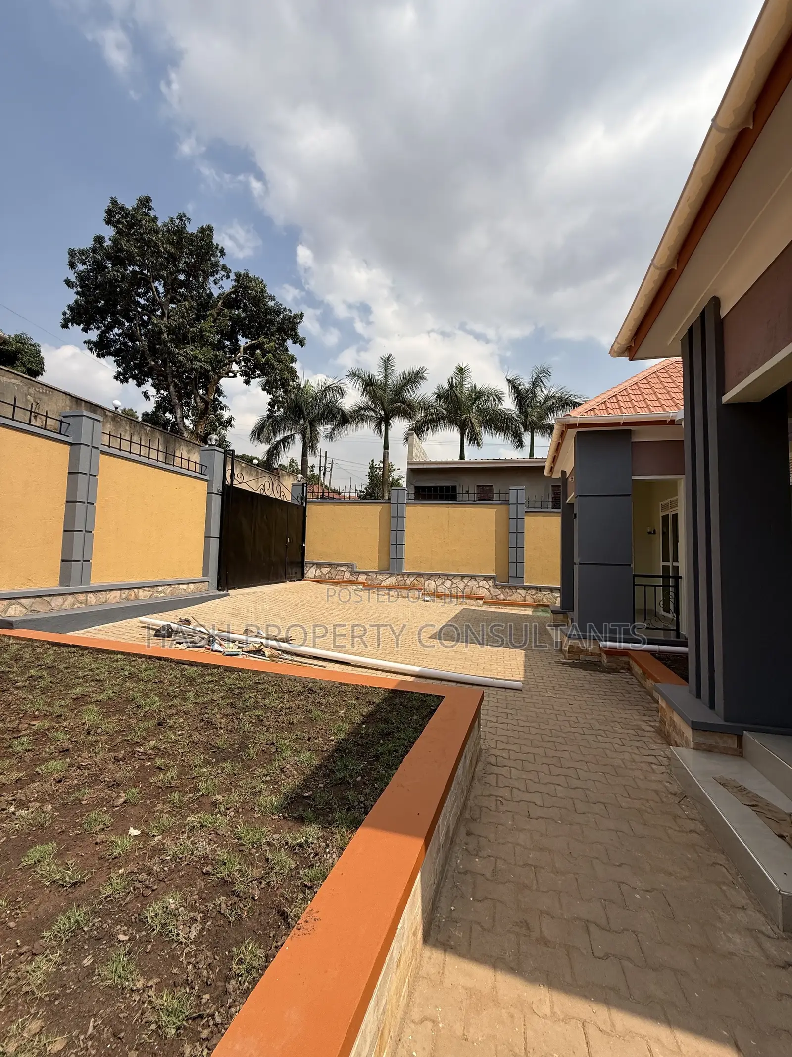 3bdrm House in Lukuli, Makindye for sale in Makindye