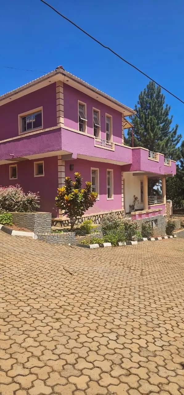 3bdrm Duplex in Bwebajja, Ssisa for rent in Ssisa