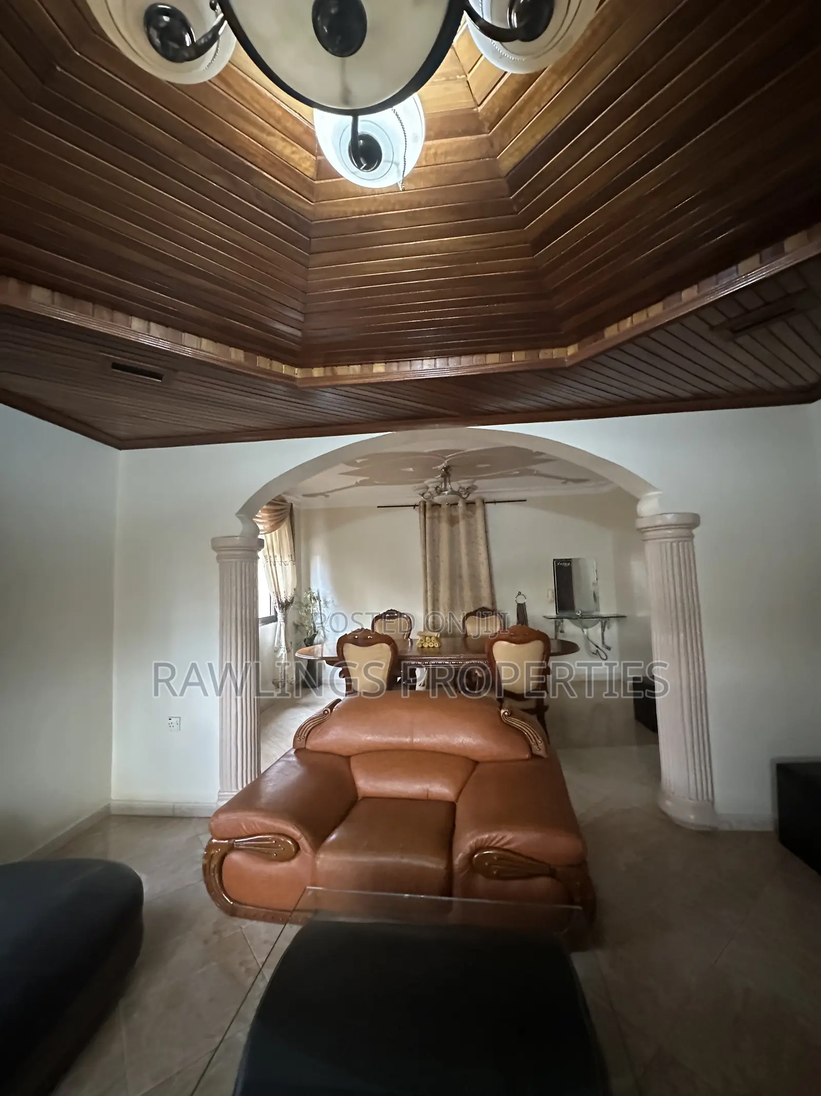 5bdrm Duplex in Bunamwaya, Rubaga for sale in Rubaga
