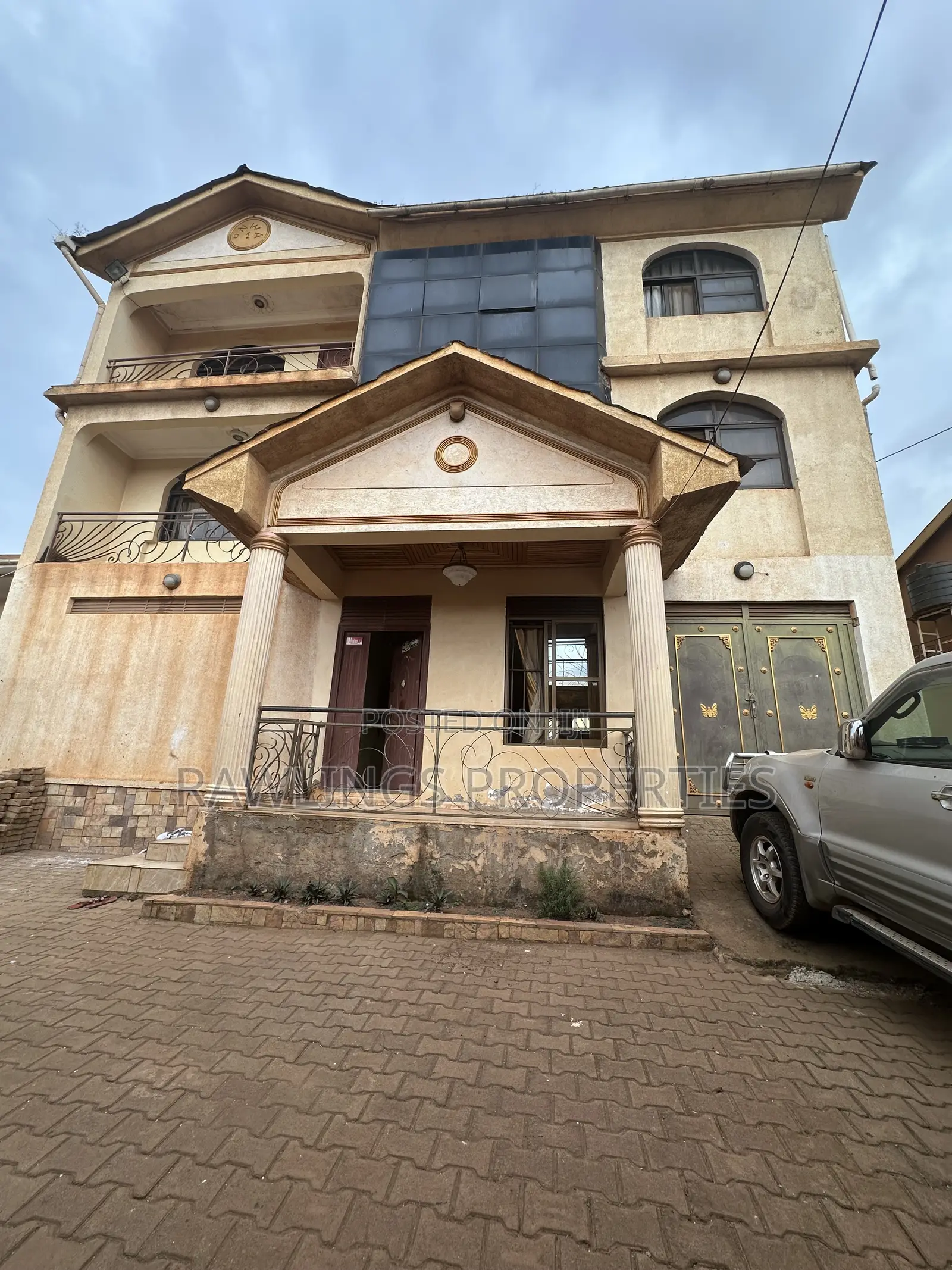 5bdrm Duplex in Bunamwaya, Rubaga for sale in Rubaga