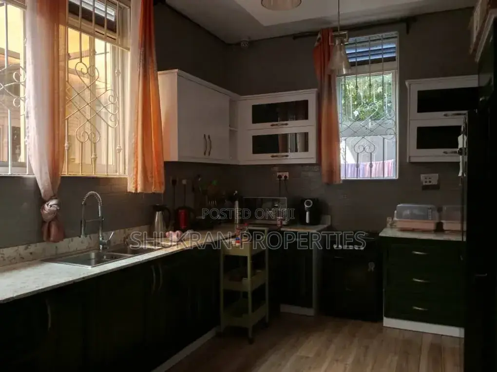 5bdrm House in Zion Estate, Central Division for sale in Central Division